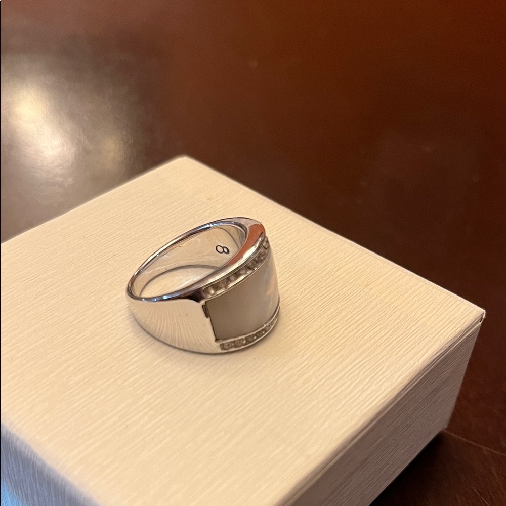 Silver tone and mother of pear Inlay Ring